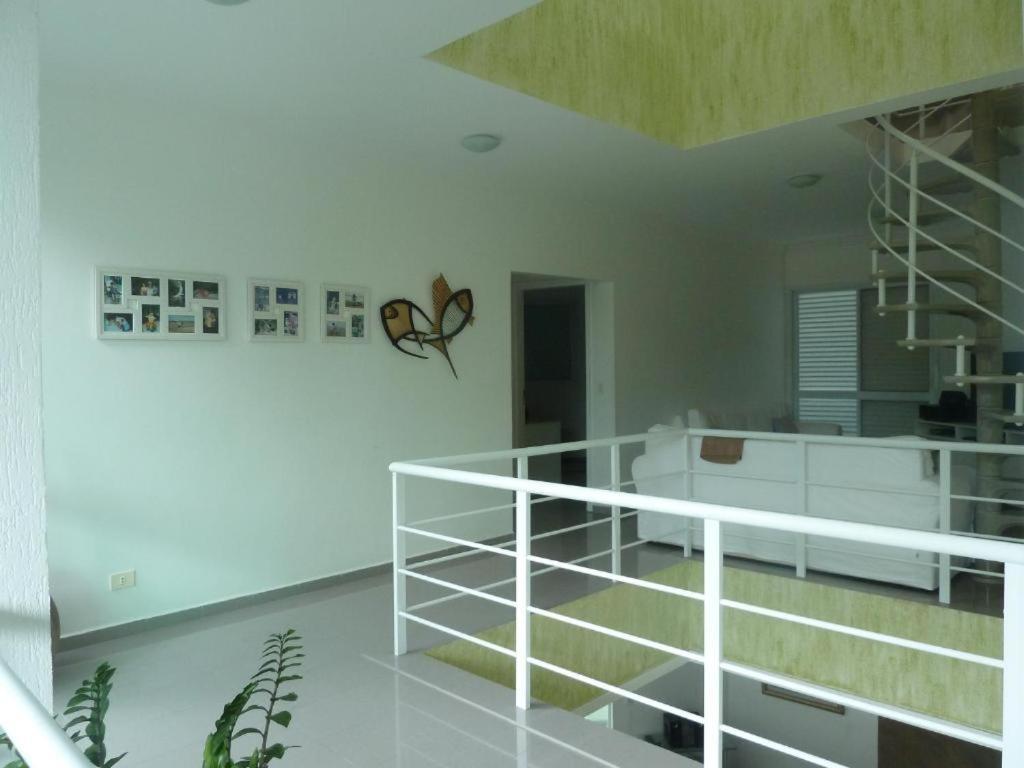 Casa Linda E Espacosa Com Piscina No Guaruja Exterior photo